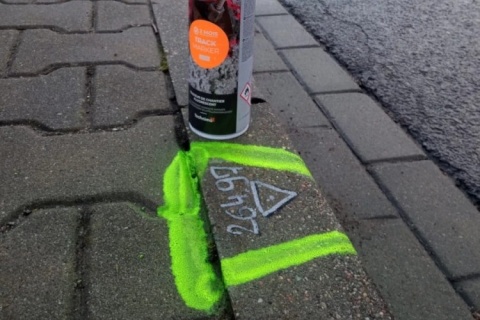 Farba geodezyjna Soppec FLUO+12 niebieska 500 ml